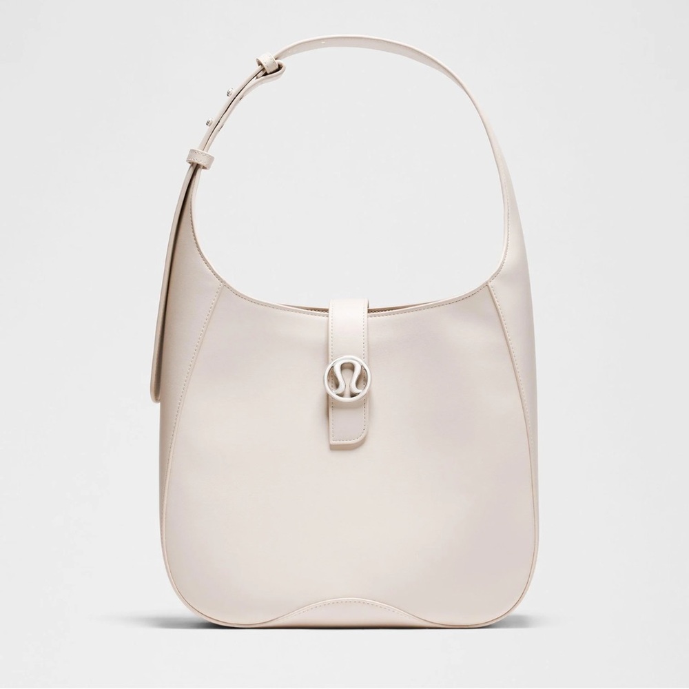 NWT Lululemon Leather Alternative Shoulder Bag 8L – Cashew – SOLD OUT - Picture 3 of 16